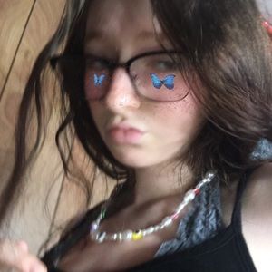 Meet your Posher, Joelle